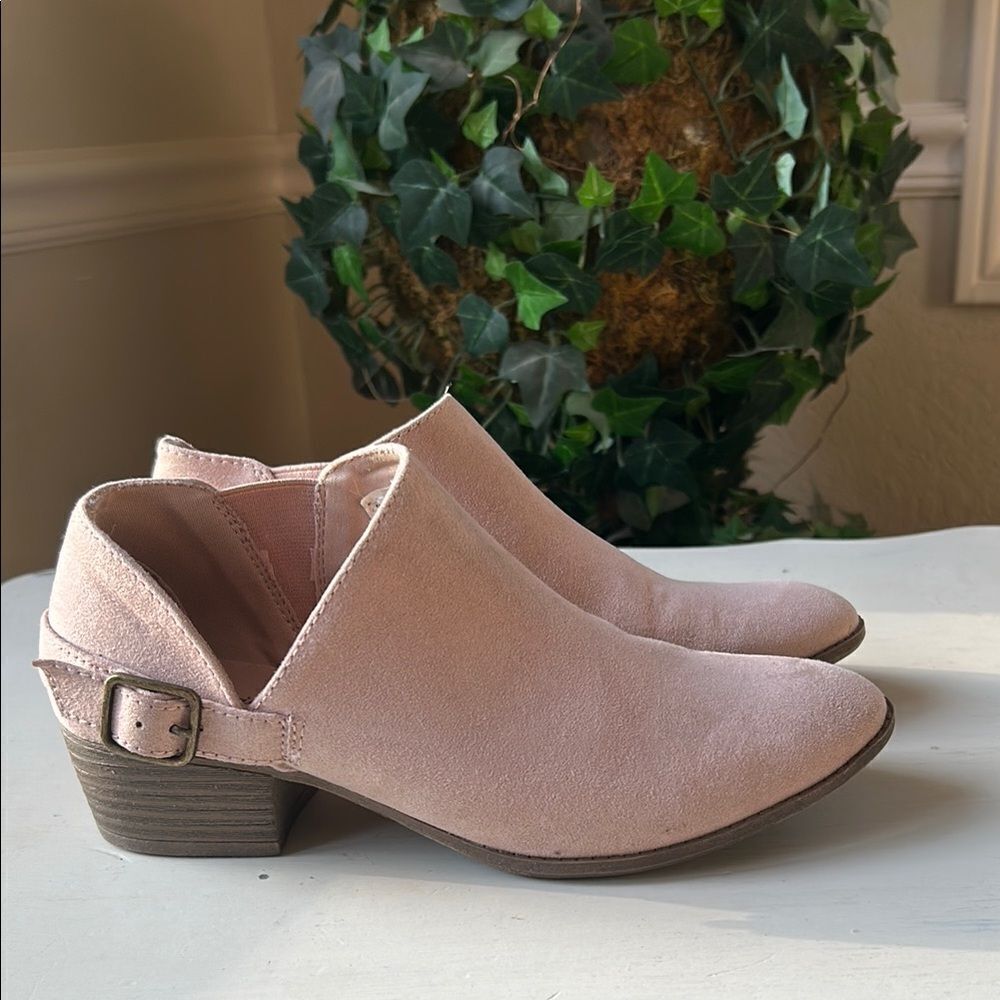 American Eagle Odelia Blush Slip On Women's Pink Vegan Suede Ankle Boots 6.5